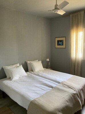 2 bedrooms, iron/ironing board, WiFi, bed sheets - Holiday Home 'Charming Country House' with Private Terrace, Private Garden and Wi-Fi (Tavira)
