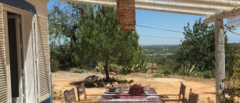 屋外ダイニングエリア