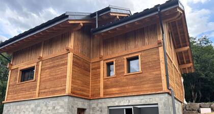 Chalet 'L'Orée' avec vue sur la montagne, jardin privé et Wi-Fi