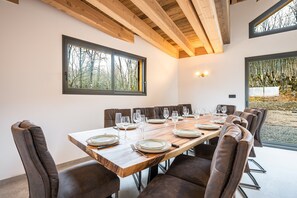 Dining - Chalet 'L'Orée' with Mountain View, Private Garden and Wi-Fi (Valloire)