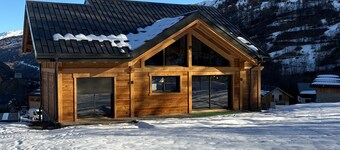Chalet 'L'Orée' with Mountain View, Private Garden and Wi-Fi