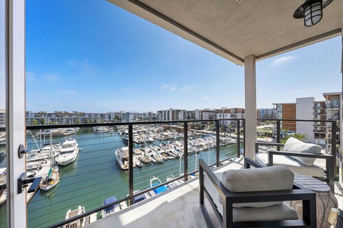 Charming 2-bedroom apartment with AC, fitness room in Marina del Rey