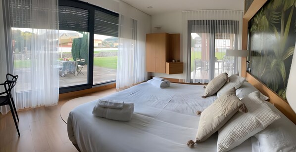 مكواة/لوح كي وواي فاي وملاءات أسرّة