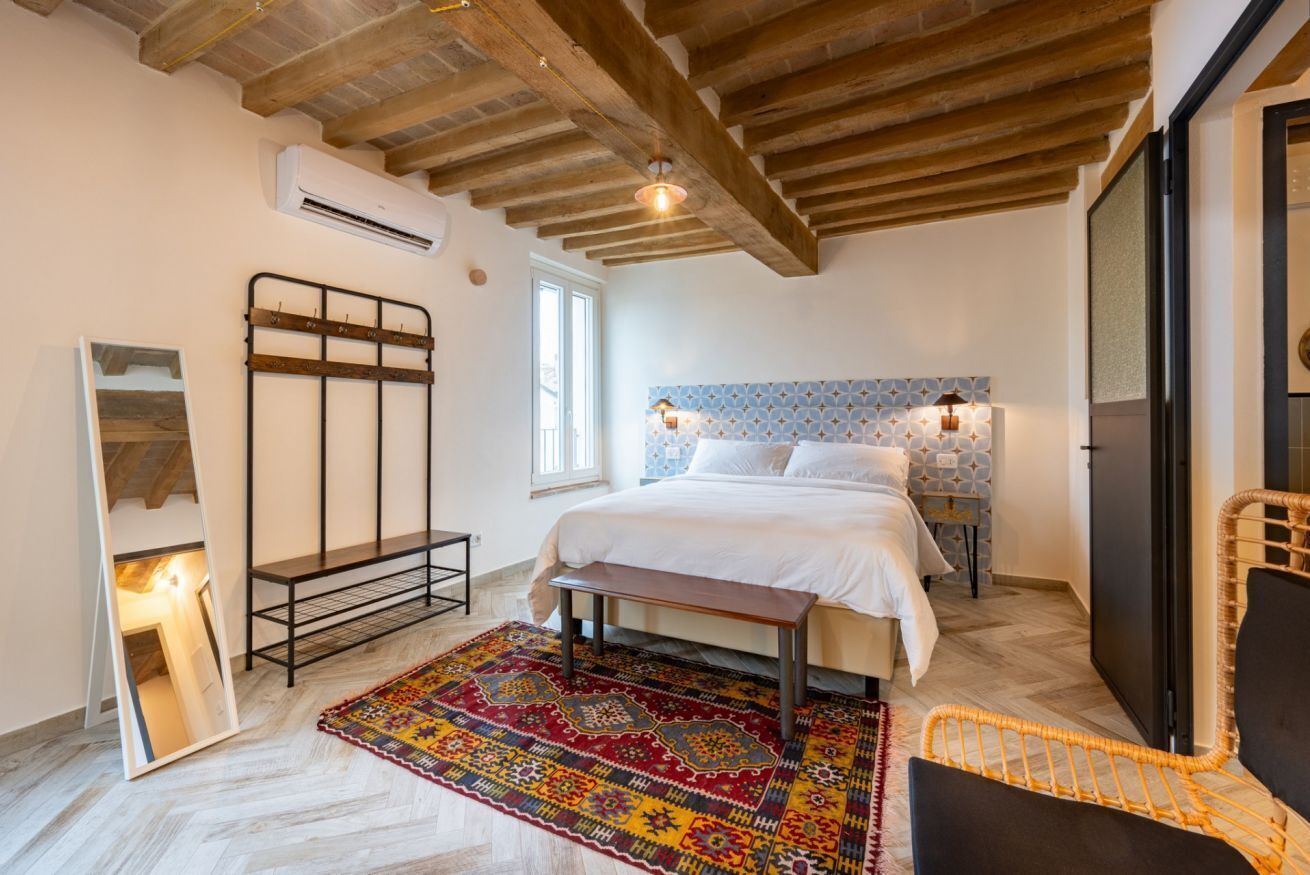 2 chambres, fer et planche à repasser