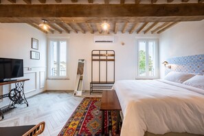 2 Schlafzimmer, Bügeleisen/Bügelbrett