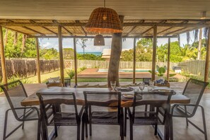 Outdoor dining - Casinha Praia do Espelho (Porto Seguro)