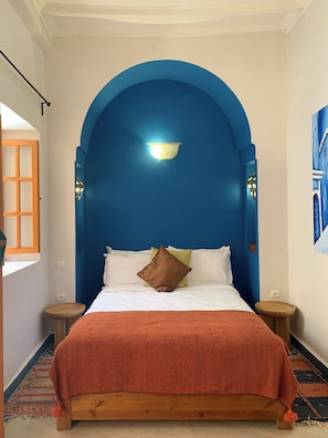 Triple Room | In-room safe, desk, blackout drapes, free WiFi
