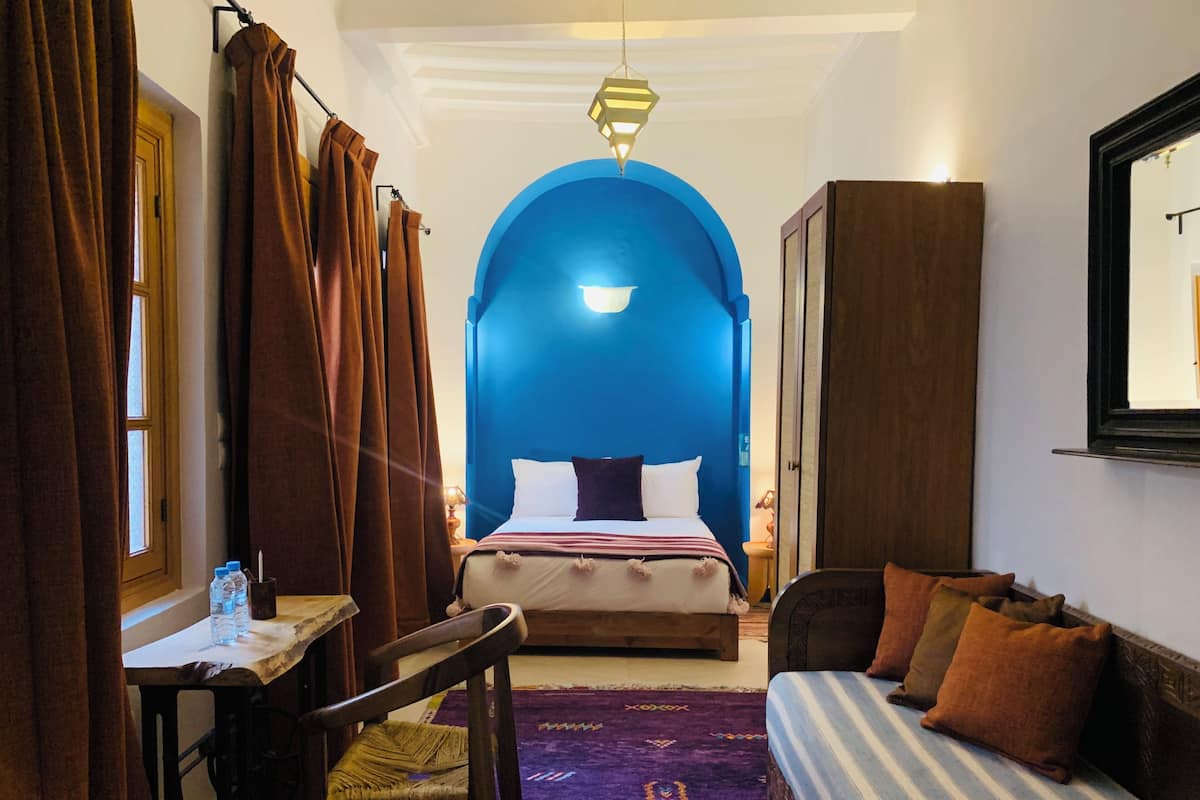 Chambre triple | Coffre-fort, rideaux d’obscurcissement, lit de bébé (gratuit)