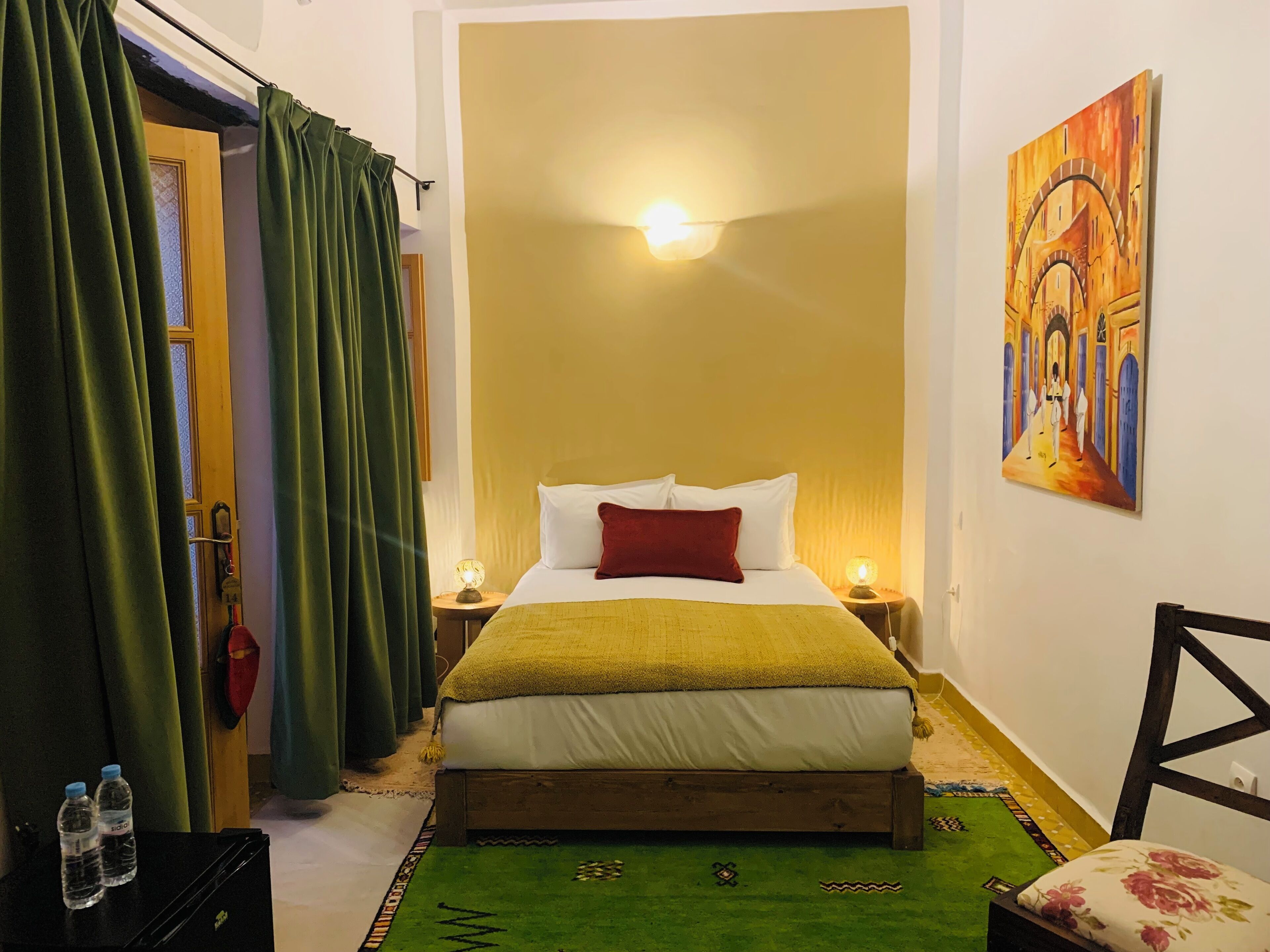 Rum | Värdeförvaringsskåp på rummet, mörkläggningsgardiner och gratis wi-fi