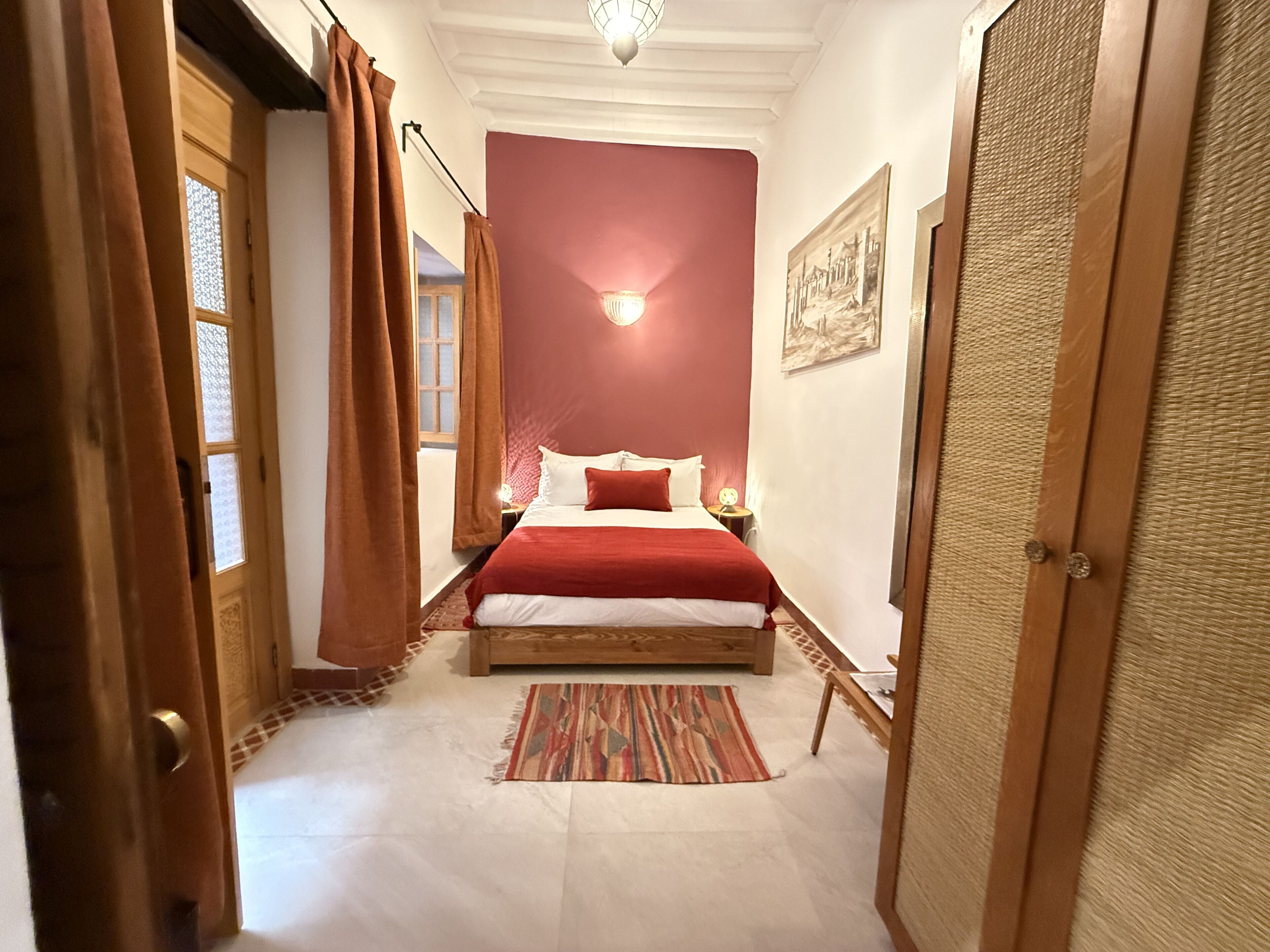 Oda | Odada kasa, güneşlik/perde, ücretsiz kablosuz İnternet, çarşaf takımı 