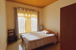 2 quartos, ferros/tábuas de passar roupa, Wi-Fi, roupa de cama
