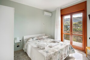 3 habitaciones, escritorio, wifi y ropa de cama 