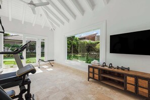 Fitness facility - 8BR Oceanfront Golf Estate with Private Gym (Punta Cana)