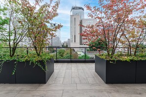 Comfort Apartment, Balcony, City View | Veranda - Lumina 15th Floor Apartment in Warsaw  (Warsaw)