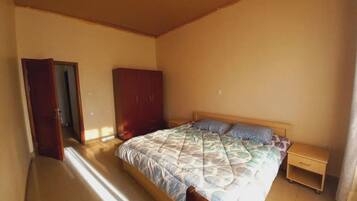 1 slaapkamer, een strijkplank/strijkijzer, wifi, beddengoed