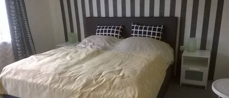 1 bedroom, WiFi, bed sheets