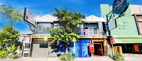 واجهة المنشأة