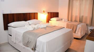 Comfort Triple Room | Desk, laptop workspace, free WiFi