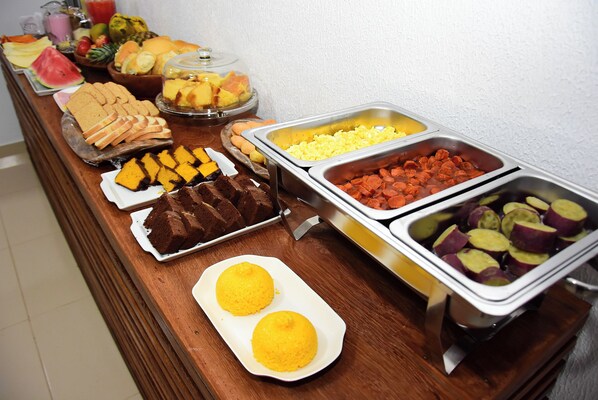 Free daily buffet breakfast - HOTEL IPE (Barreirinhas)