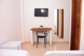Comfort Twin Room | Desk, laptop workspace, free WiFi - HOTEL IPE (Barreirinhas)