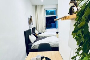 1 dormitorio y ropa de cama