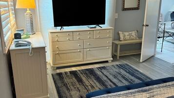 2 bedrooms, iron/ironing board, Internet, bed sheets