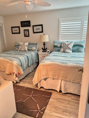 2 habitaciones, tabla de planchar con plancha, internet y ropa de cama