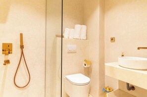 Towels, soap, shampoo, toilet paper