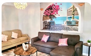 Living area - Cozy Home near Fort Benning (Columbus)