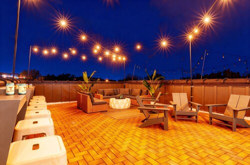 Luxury Retreat Double Rooftop Deck Game Room