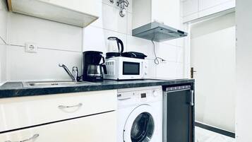 Fridge, microwave, stovetop, electric kettle