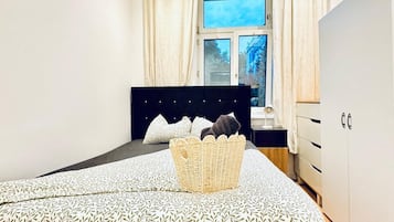 1 Schlafzimmer, BĂŒgeleisen/BĂŒgelbrett, BettwĂ€sche