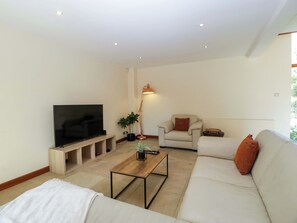 Living area - Heathcliffe House (Cardiff)