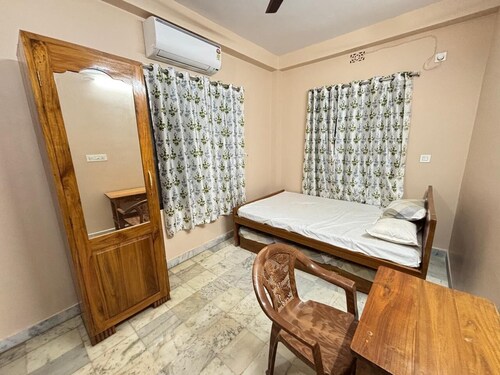 Sri Mayapur Chandrodaya Guest House