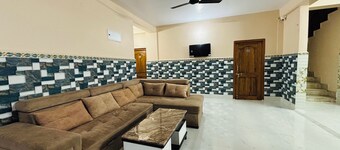 Sri Mayapur Chandrodaya Guest House