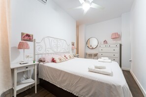 2 soverom, strykejern/-brett, wi-fi og sengetøy