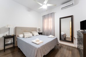 2 bedrooms, iron/ironing board, WiFi, bed sheets