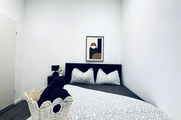 1 dormitorio y ropa de cama