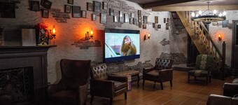 Wizard's Dark Manor Escape/Indoor Slide/Sleep 17+