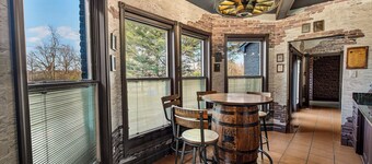 Wizard's Dark Manor Escape/Indoor Slide/Sleep 17+