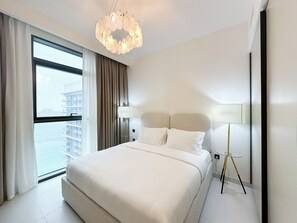 1 habitación, caja de seguridad en la habitación y escritorio 
