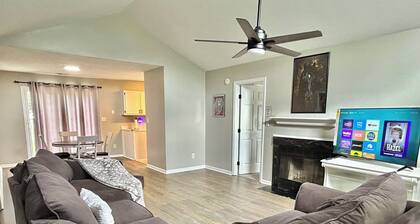 Spacious Stay in Jacksonville – Minutes from Camp Lejeune & Beaches