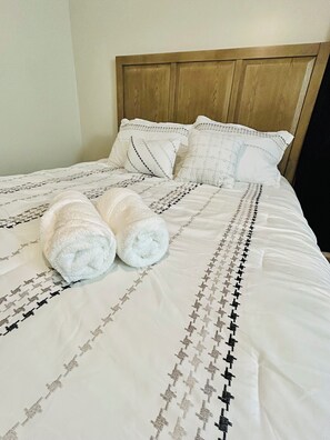 3 bedrooms, iron/ironing board, free WiFi, bed sheets