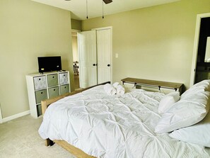 3 bedrooms, iron/ironing board, free WiFi, bed sheets