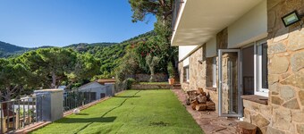 Appartement 'Habitaciones Marice' met zeezicht, privézwembad en wifi