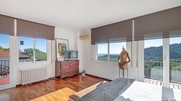 5 Schlafzimmer, Bügeleisen/Bügelbrett, WLAN, Bettwäsche