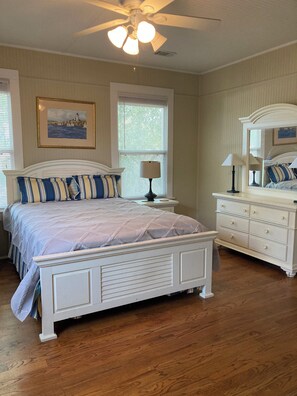 3 chambres, fer et planche à repasser, Wi-Fi, literie fournie