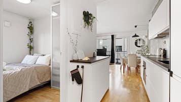 2 soverom, strykejern/-brett, internettilgang og sengetøy