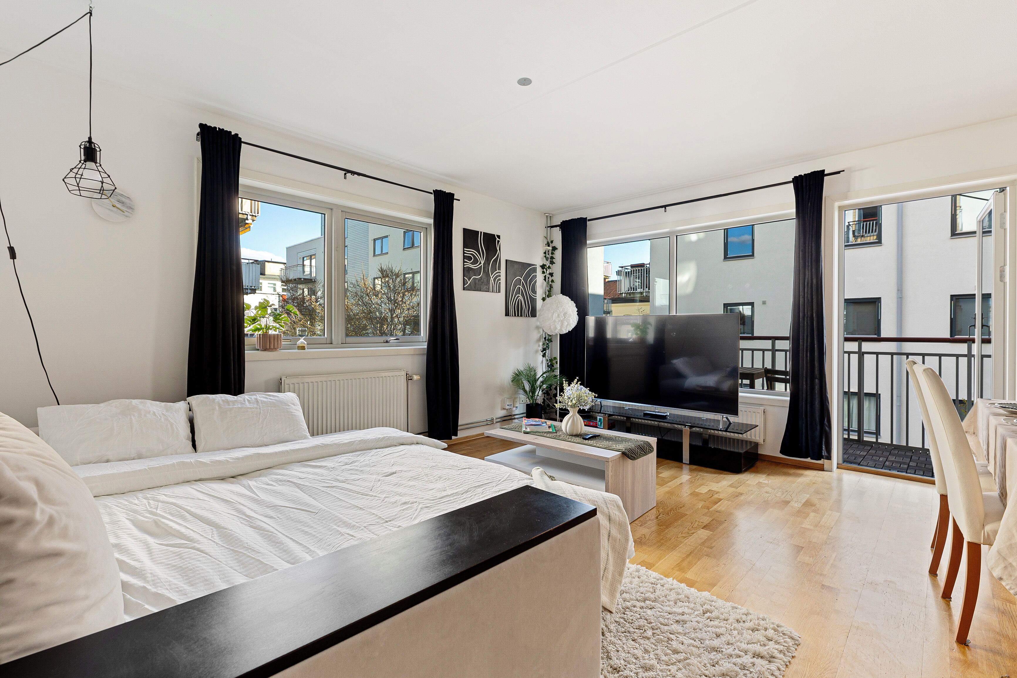 2 quartos, ferros/tábuas de passar roupa, acesso à internet