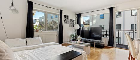 2 bedrooms, iron/ironing board, internet, bed sheets